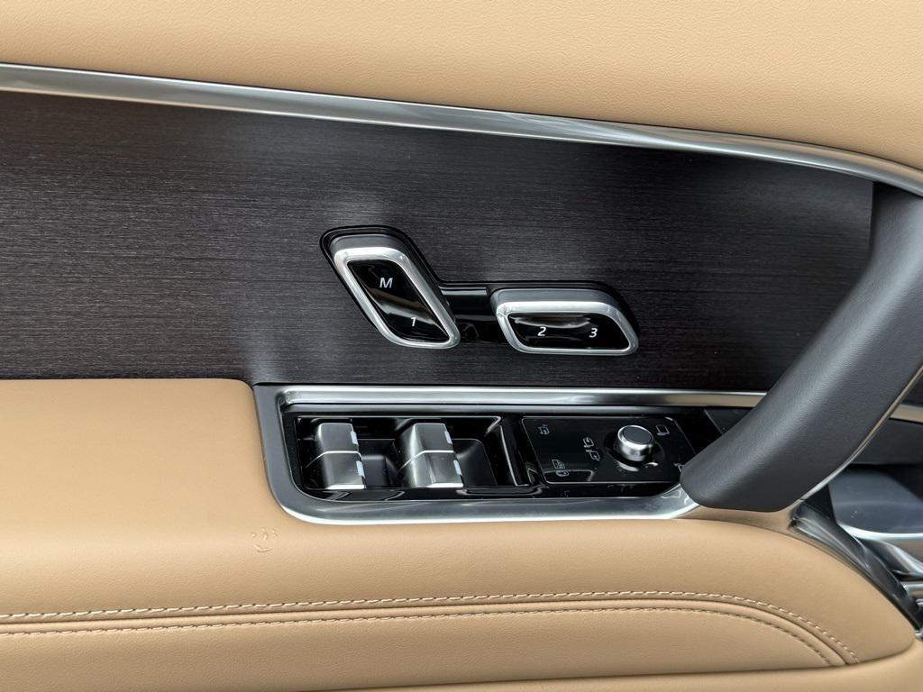 new 2025 Land Rover Range Rover car, priced at $131,325