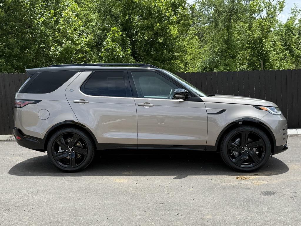 new 2025 Land Rover Discovery car, priced at $76,653