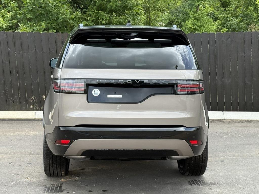 new 2025 Land Rover Discovery car, priced at $76,653