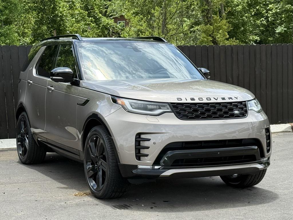 new 2025 Land Rover Discovery car, priced at $76,653