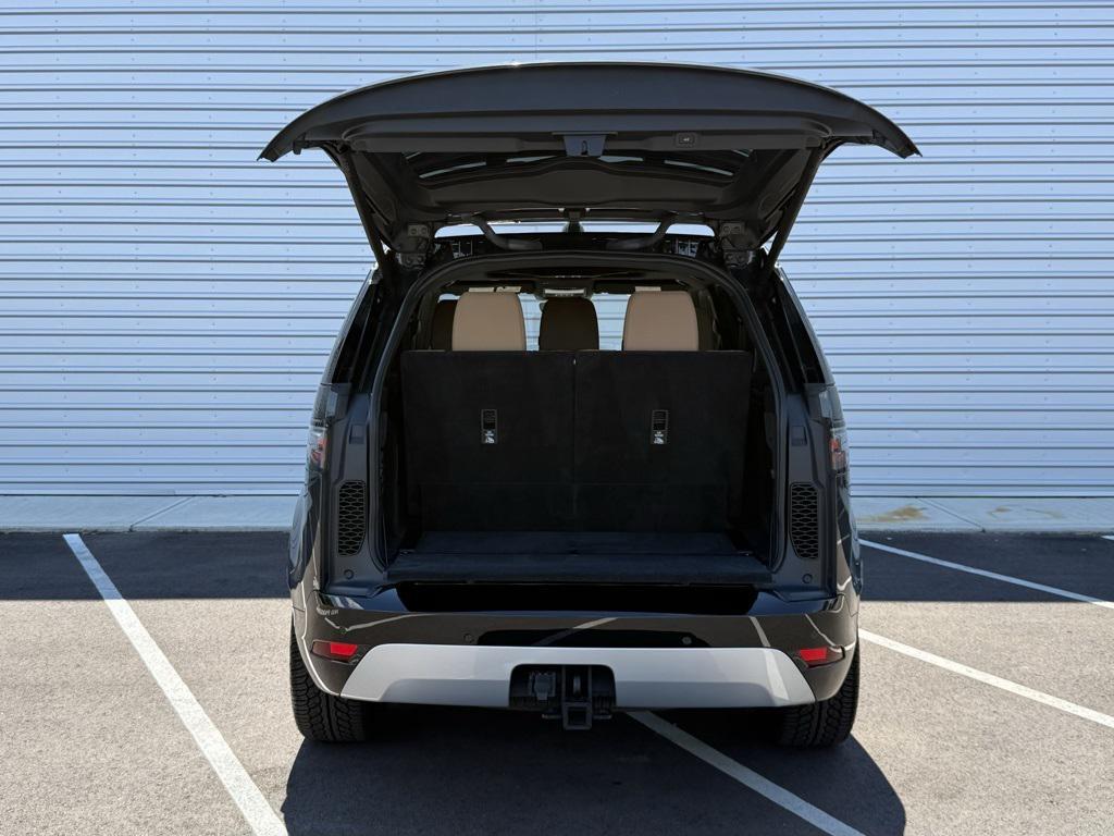 used 2023 Land Rover Discovery car, priced at $54,323