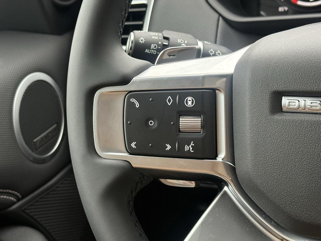new 2025 Land Rover Discovery car, priced at $80,103