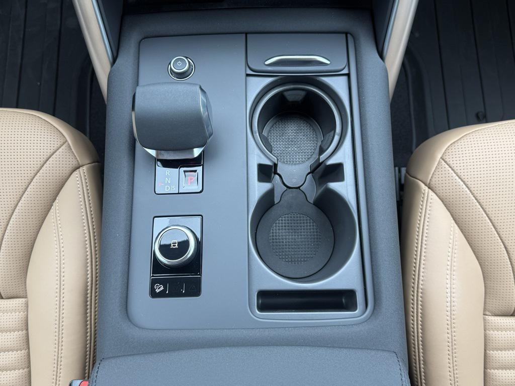 new 2025 Land Rover Discovery car, priced at $80,103