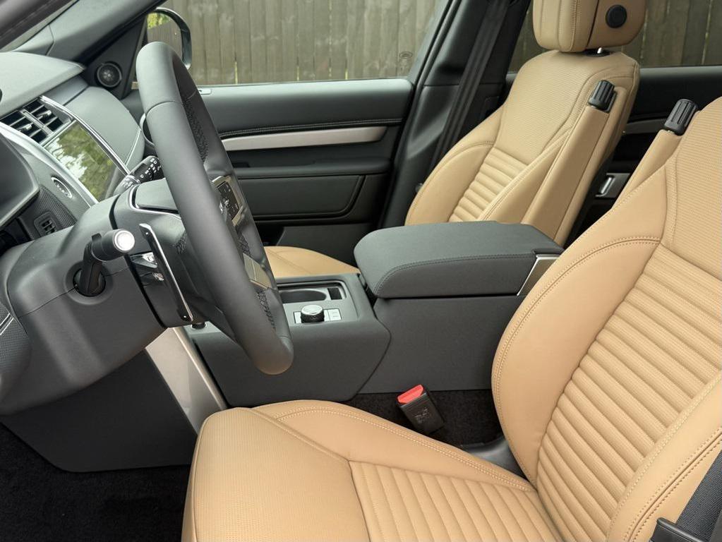 new 2025 Land Rover Discovery car, priced at $80,103