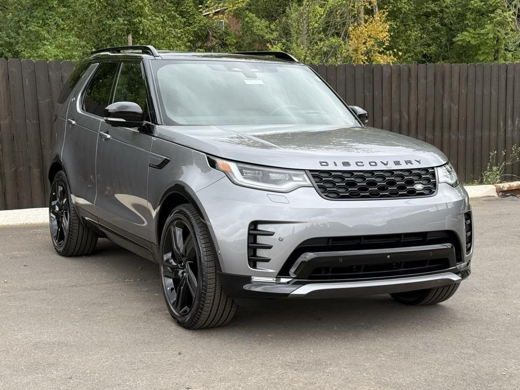 new 2025 Land Rover Discovery car, priced at $76,878