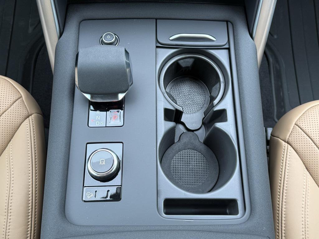 new 2025 Land Rover Discovery car, priced at $76,878