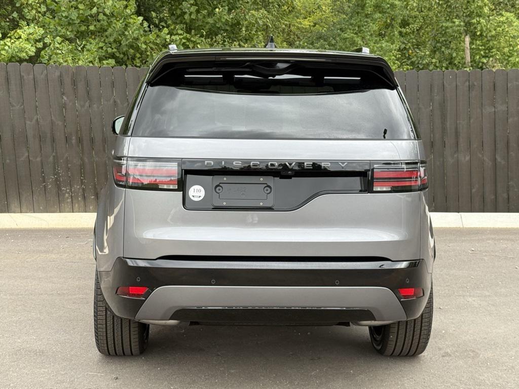 new 2025 Land Rover Discovery car, priced at $76,878
