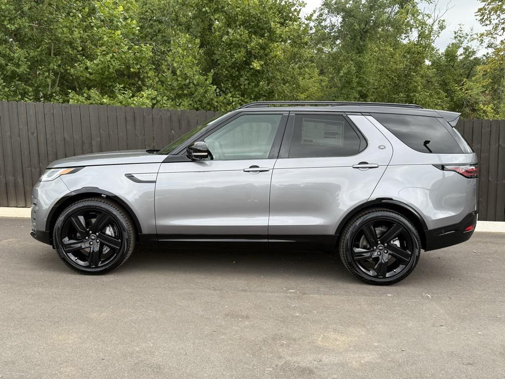 new 2025 Land Rover Discovery car, priced at $76,878
