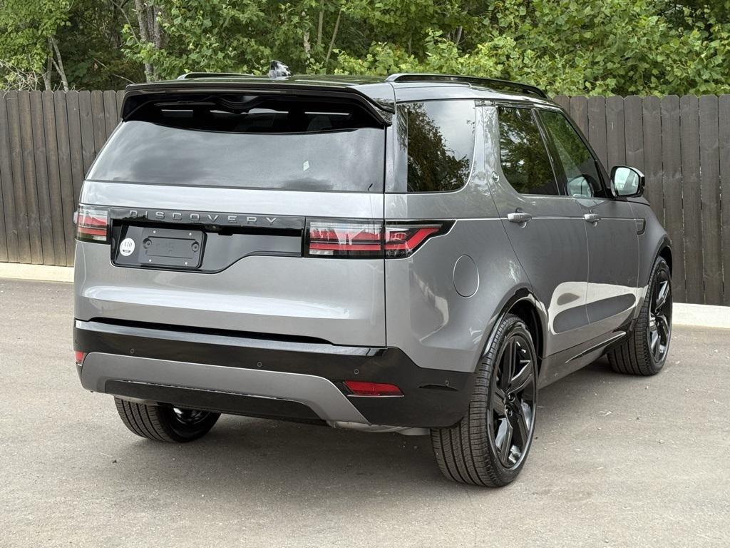 new 2025 Land Rover Discovery car, priced at $76,878