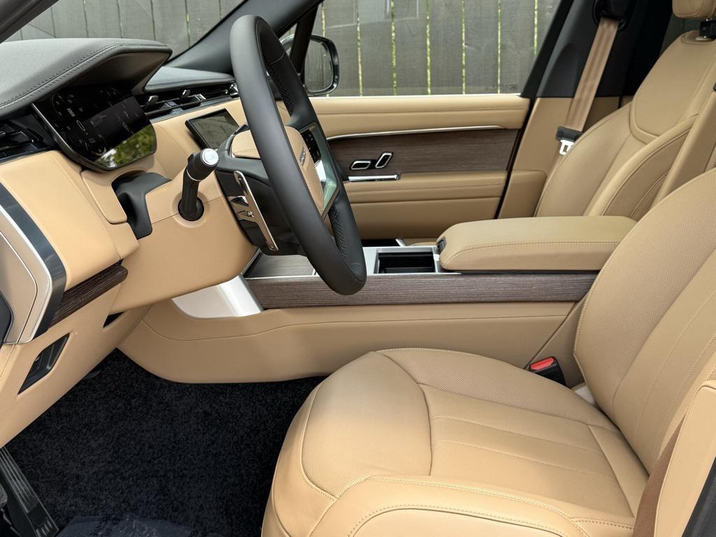 new 2025 Land Rover Range Rover car, priced at $121,000