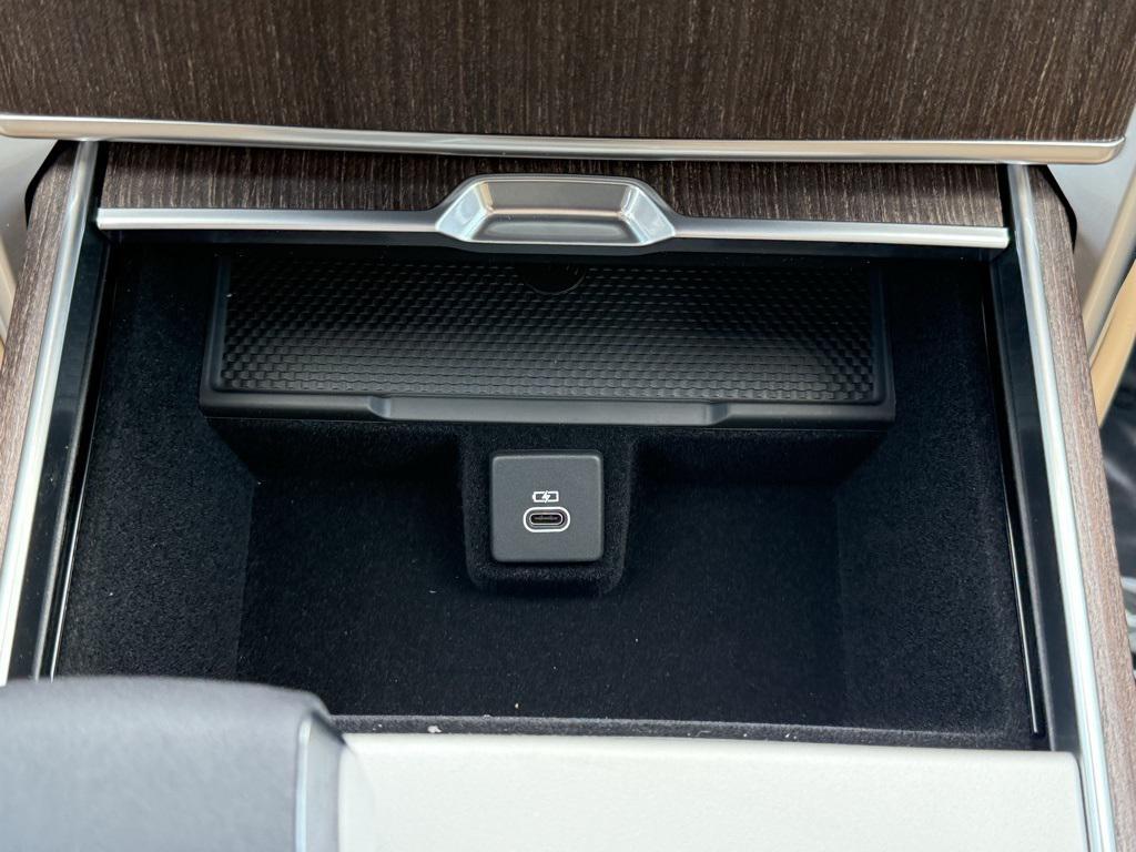 new 2025 Land Rover Range Rover car, priced at $121,000