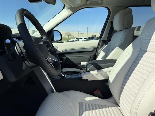 new 2025 Land Rover Discovery car, priced at $77,403