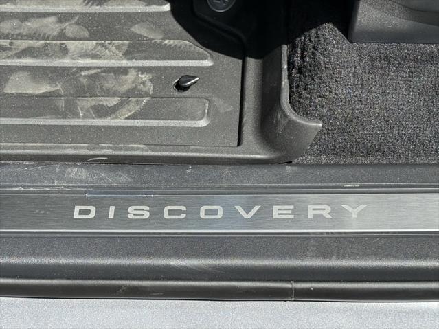 new 2025 Land Rover Discovery car, priced at $69,503