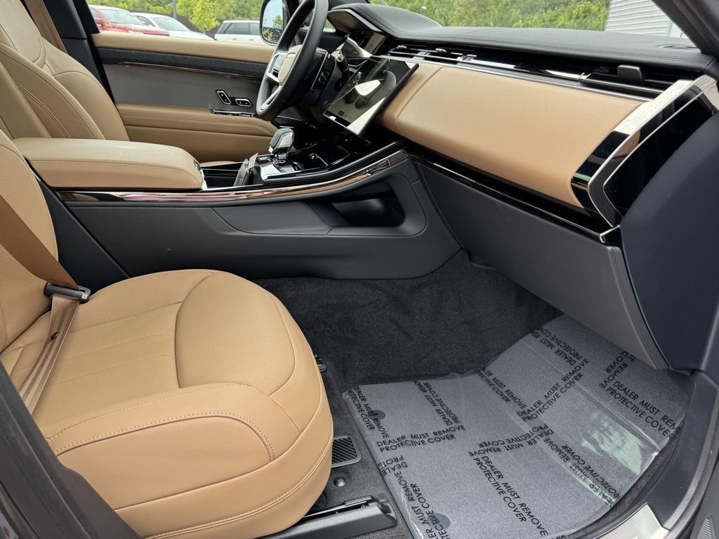 new 2025 Land Rover Range Rover Sport car, priced at $95,265