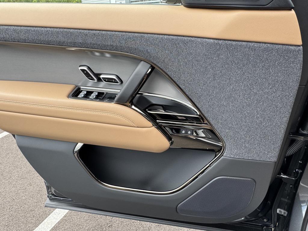 new 2025 Land Rover Range Rover Sport car, priced at $95,265