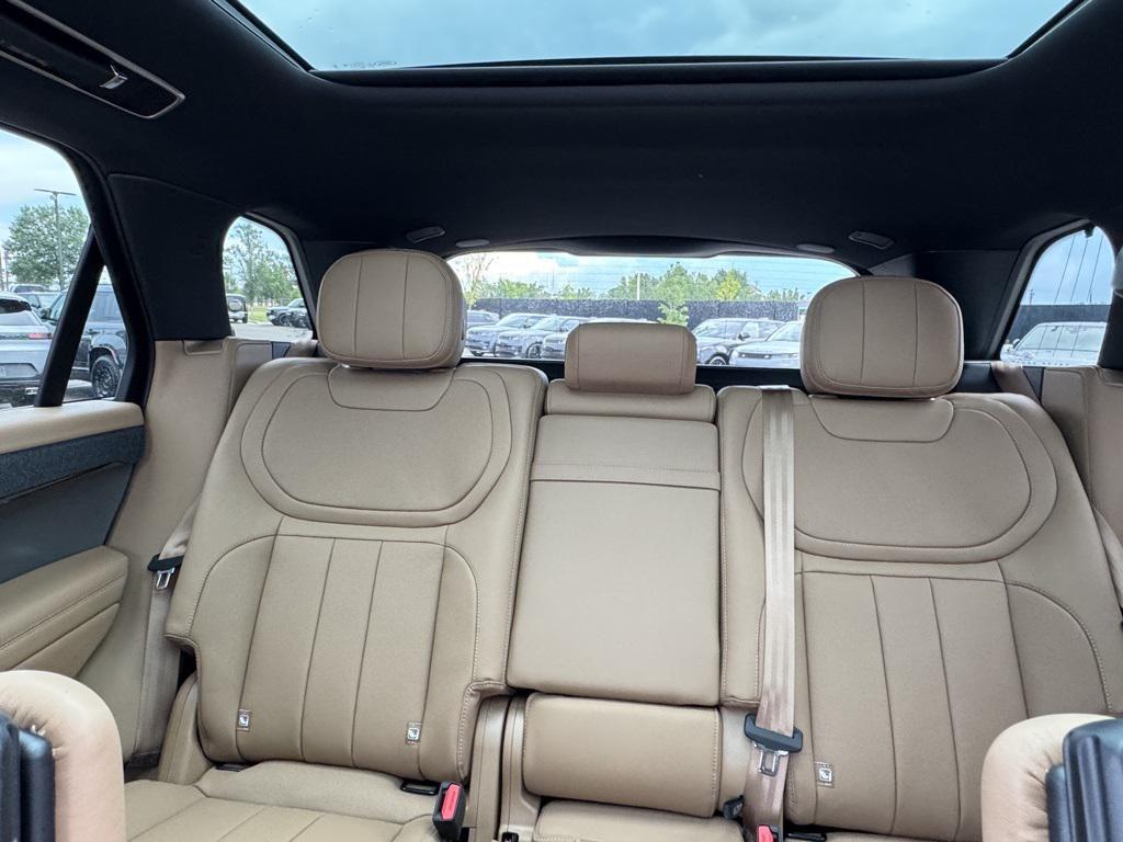 new 2025 Land Rover Range Rover Sport car, priced at $95,265