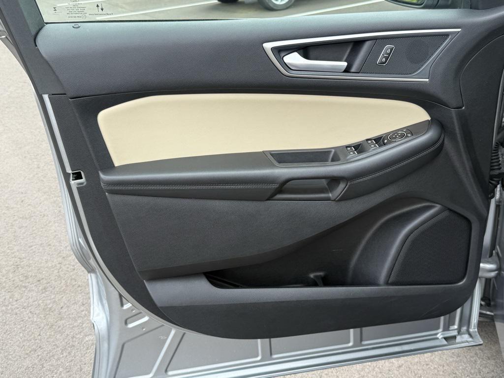 used 2024 Ford Edge car, priced at $26,923