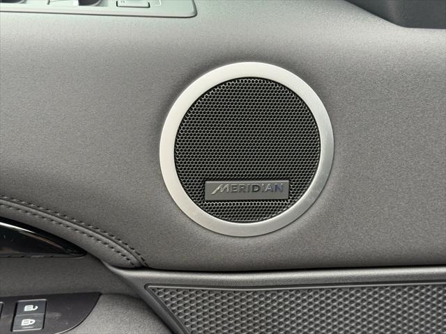 new 2025 Land Rover Discovery car, priced at $69,503