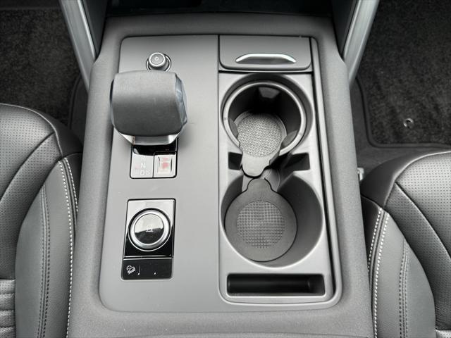 new 2025 Land Rover Discovery car, priced at $69,503