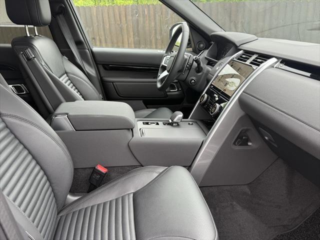 new 2025 Land Rover Discovery car, priced at $69,503