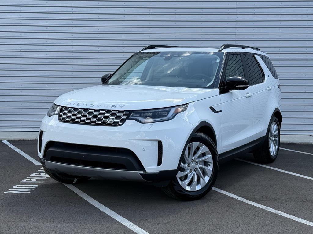 new 2025 Land Rover Discovery car, priced at $66,528