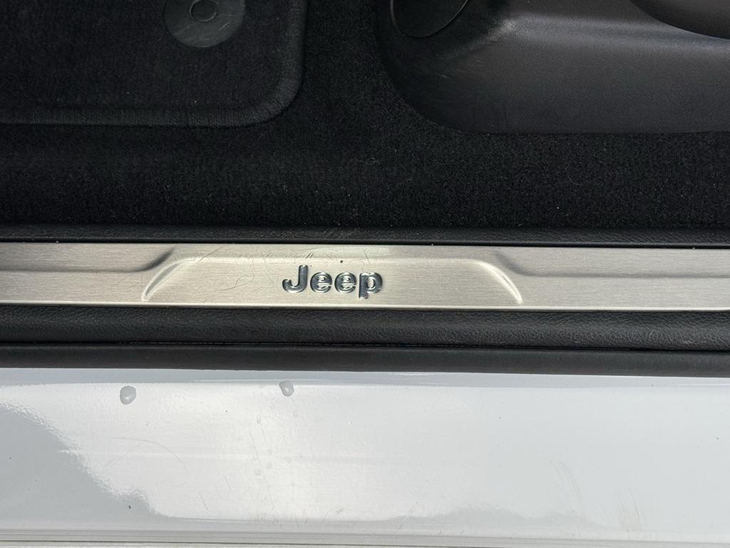 used 2020 Jeep Grand Cherokee car, priced at $24,323