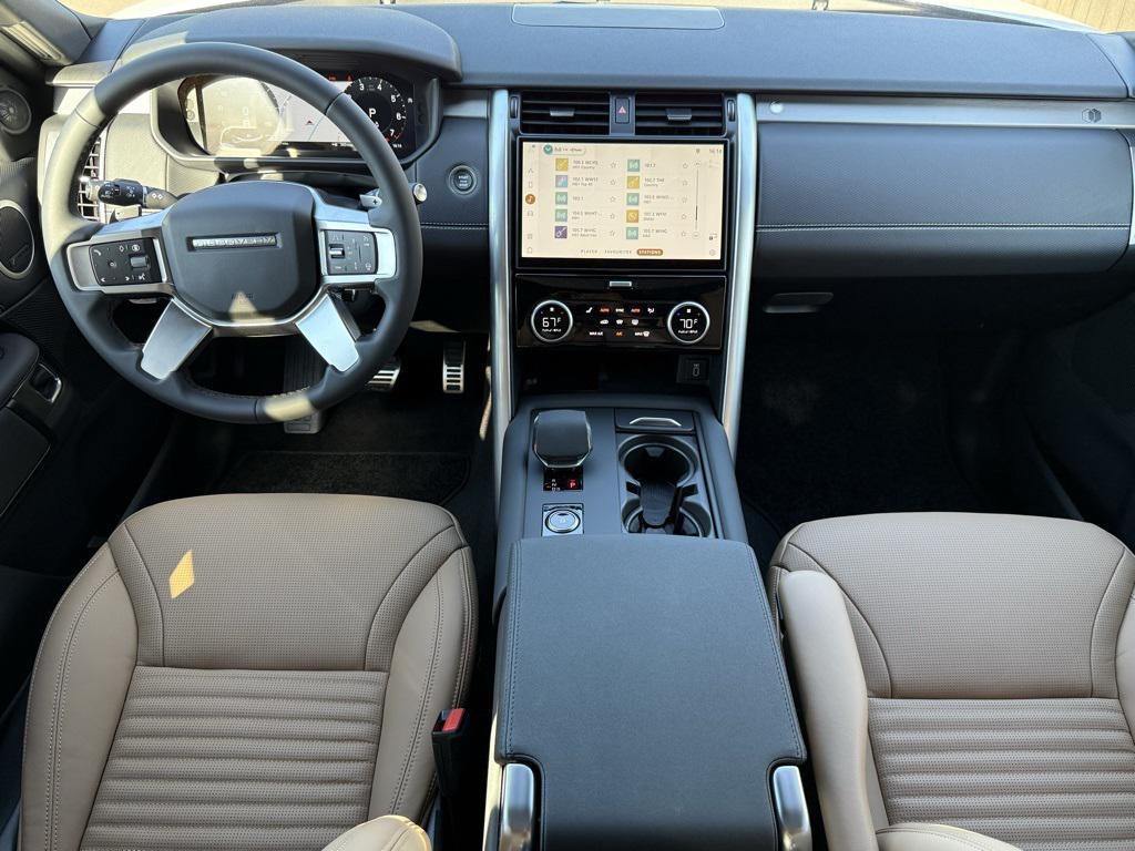 new 2026 Land Rover Discovery car, priced at $80,241