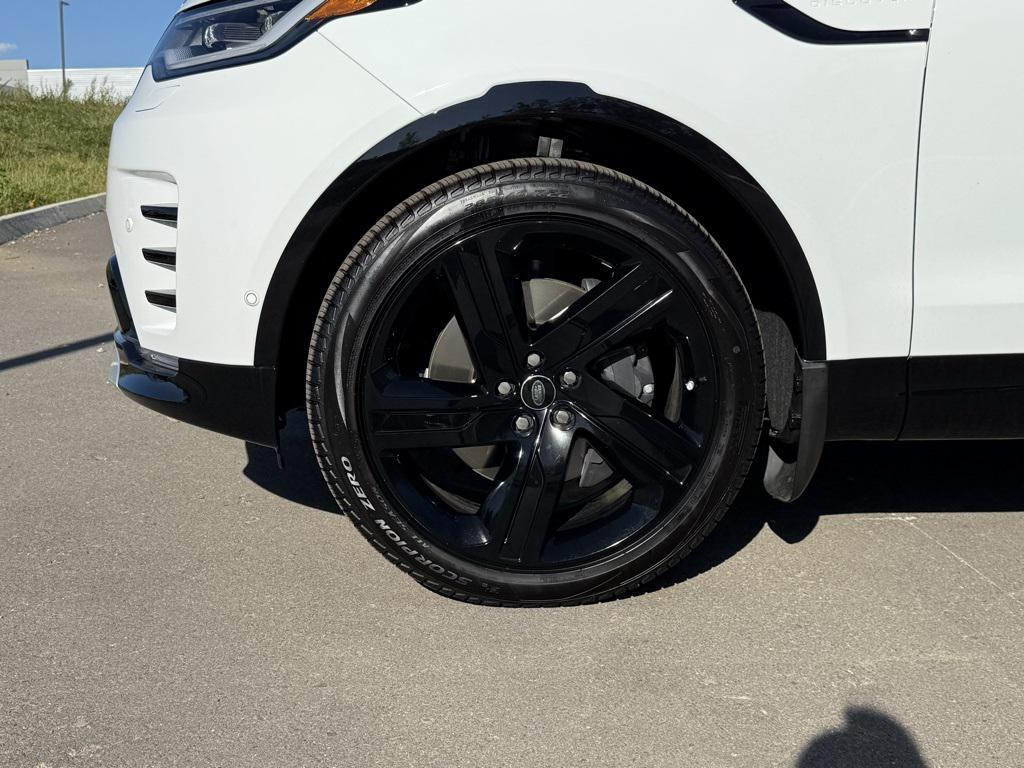 new 2026 Land Rover Discovery car, priced at $80,241