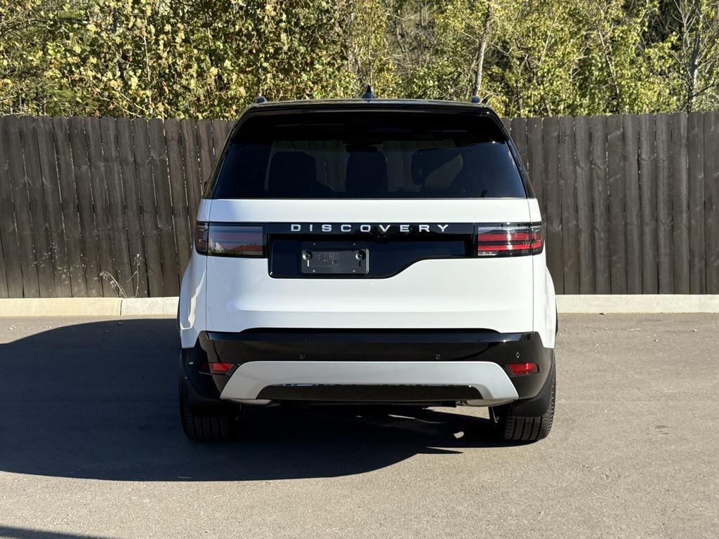 new 2026 Land Rover Discovery car, priced at $80,241