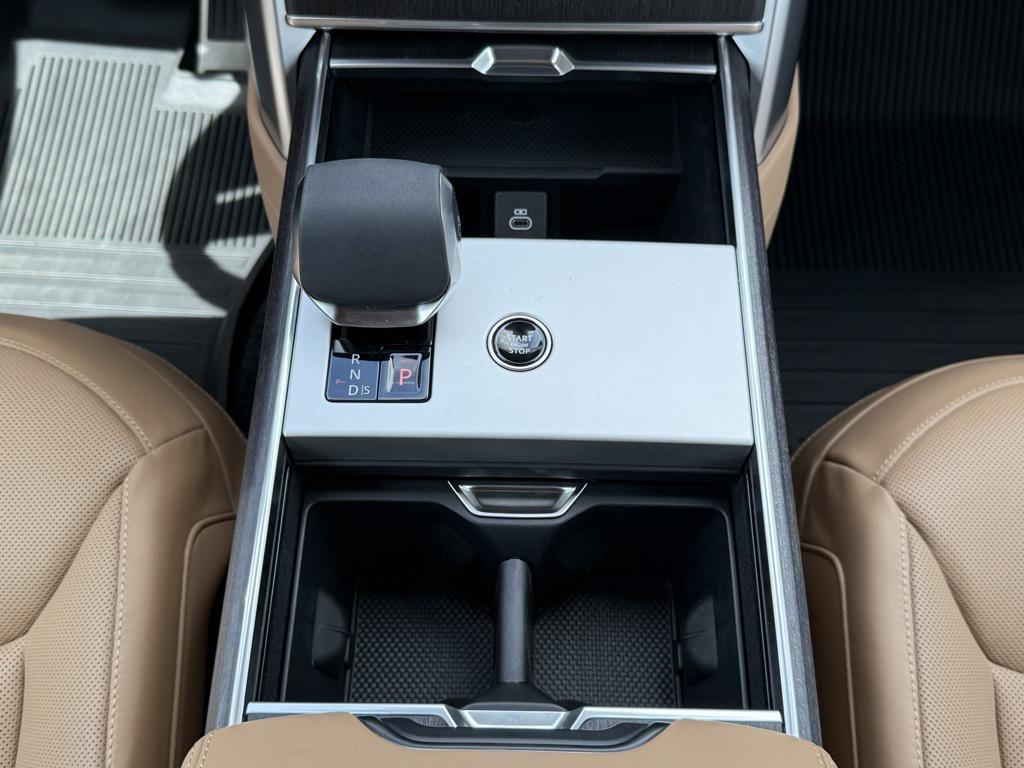 new 2025 Land Rover Range Rover car, priced at $121,965
