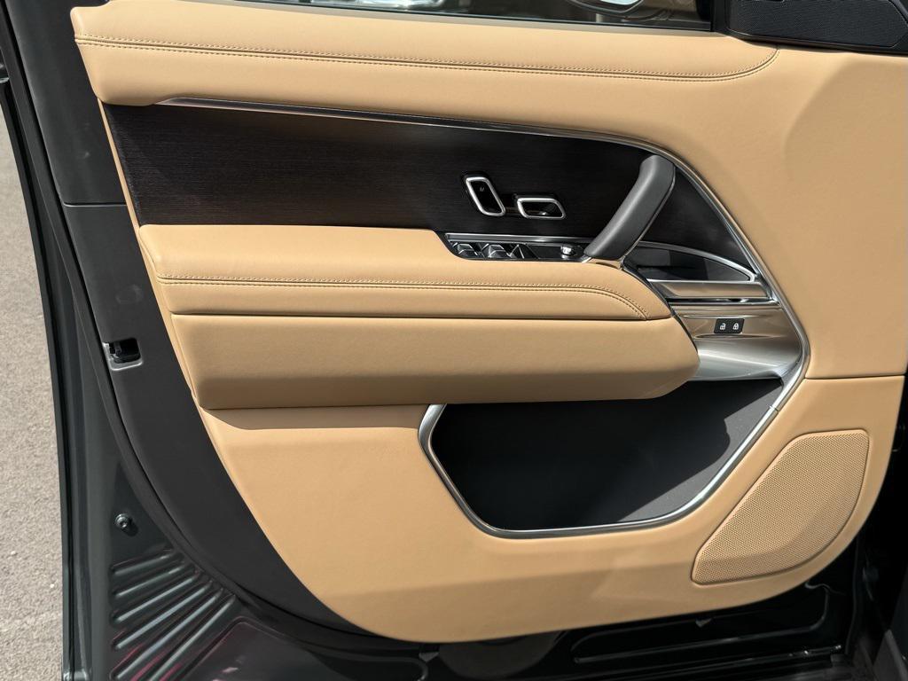 new 2025 Land Rover Range Rover car, priced at $121,965