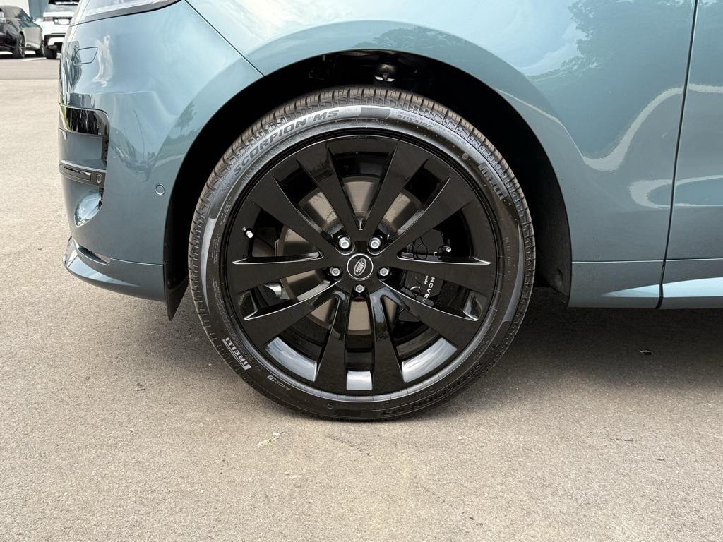 new 2025 Land Rover Range Rover Sport car, priced at $128,105