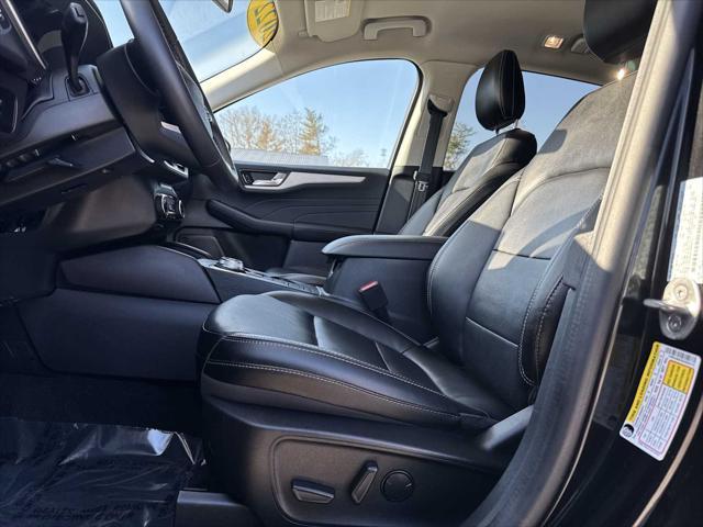 used 2022 Ford Escape car, priced at $25,990