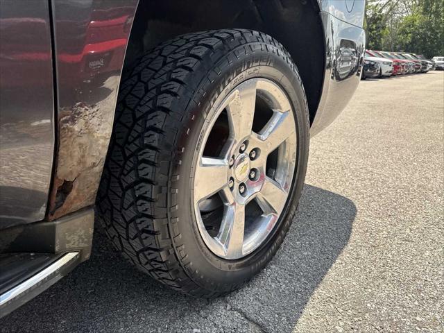 used 2015 Chevrolet Suburban car, priced at $17,990