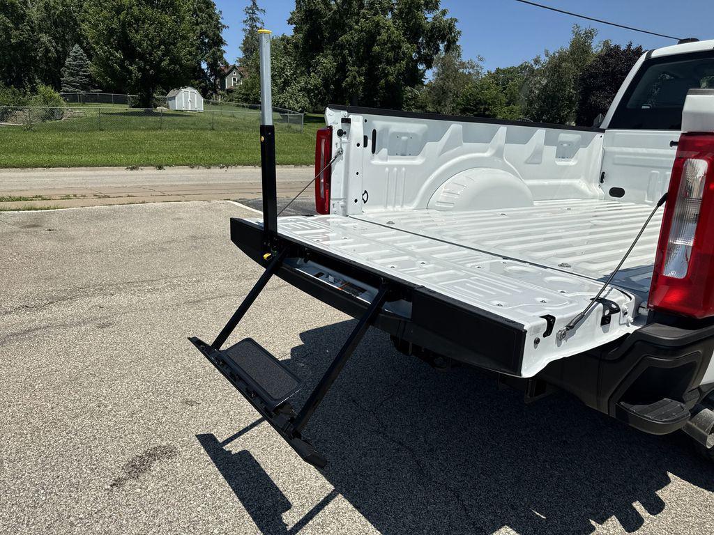 new 2025 Ford F-350 car, priced at $58,885