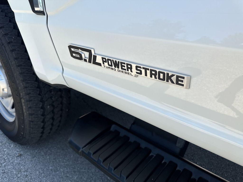 new 2025 Ford F-350 car, priced at $58,885