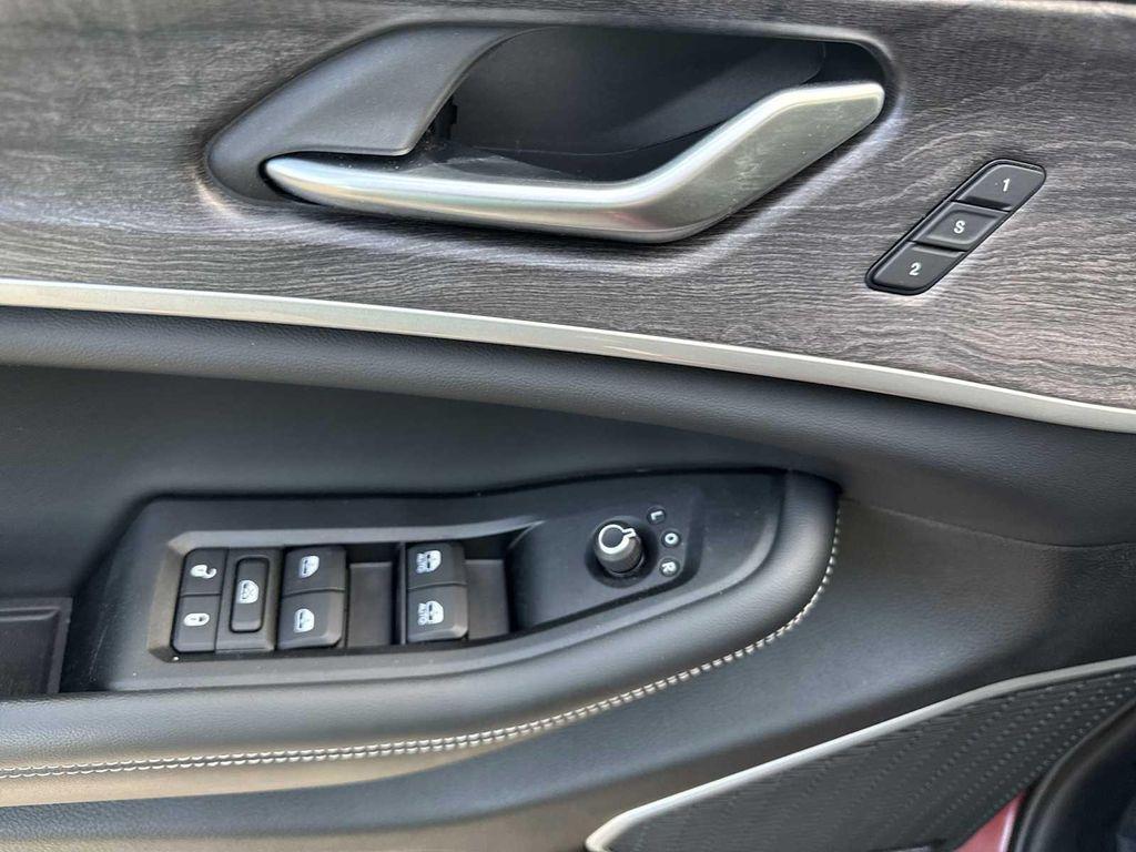 used 2022 Jeep Grand Cherokee car, priced at $31,490