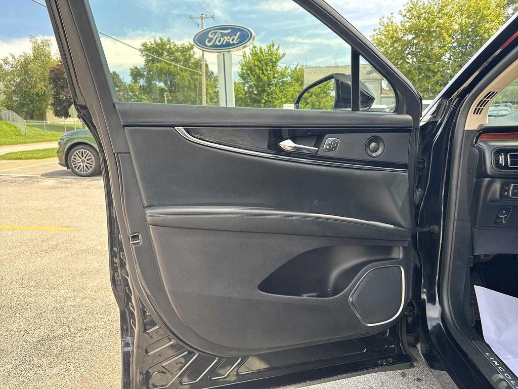 used 2021 Lincoln Nautilus car, priced at $33,990