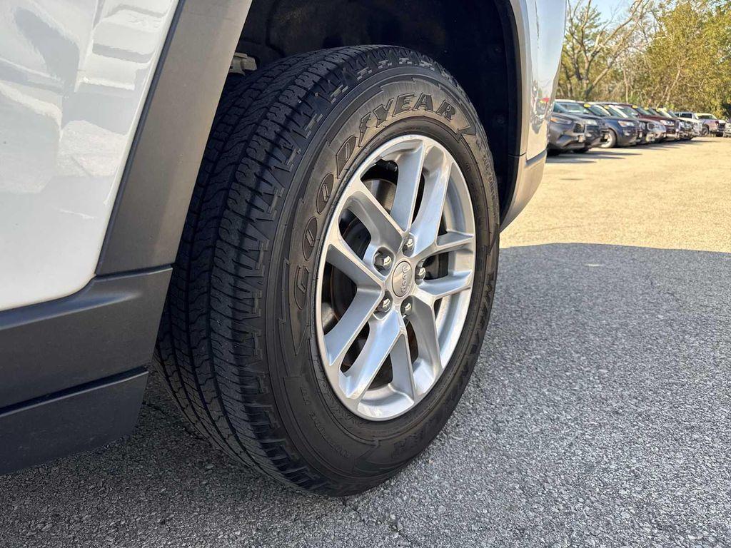 used 2022 Jeep Grand Cherokee L car, priced at $27,990