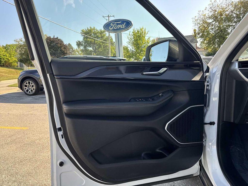 used 2022 Jeep Grand Cherokee L car, priced at $27,990