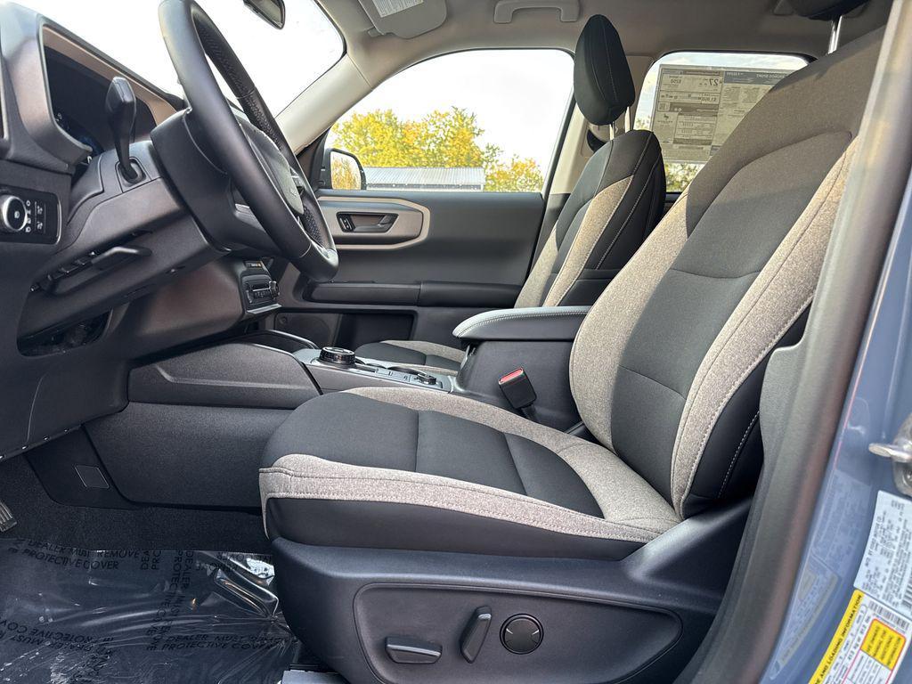 new 2025 Ford Bronco Sport car, priced at $33,924