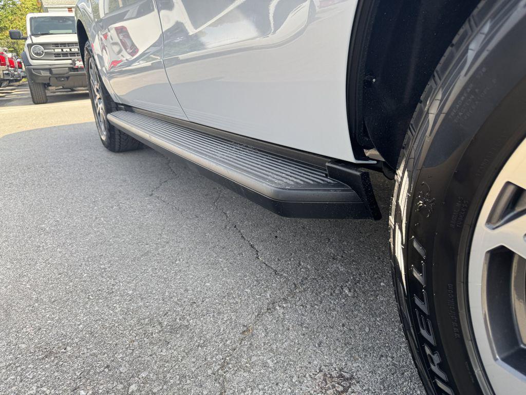 new 2025 Ford Expedition car, priced at $70,885