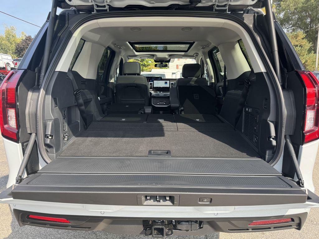 new 2025 Ford Expedition car, priced at $70,885