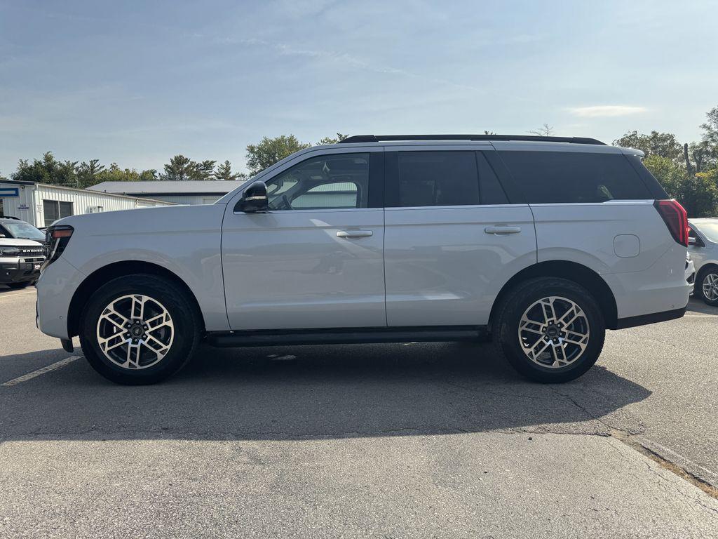 new 2025 Ford Expedition car, priced at $70,885