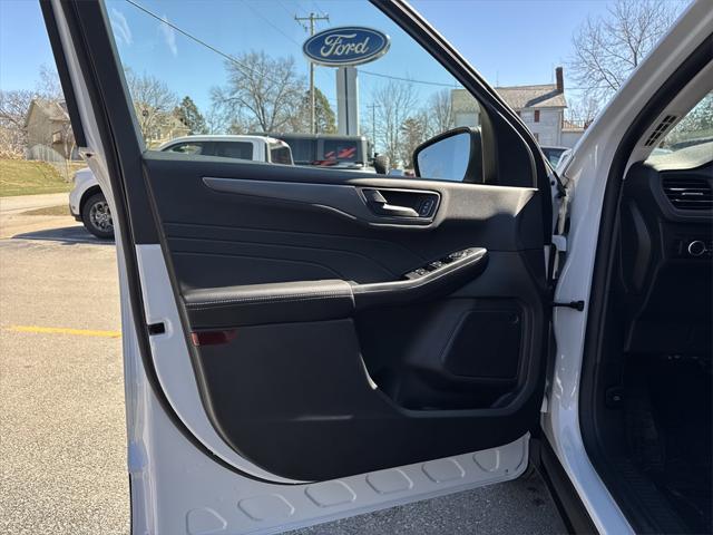 new 2025 Ford Escape car, priced at $31,081