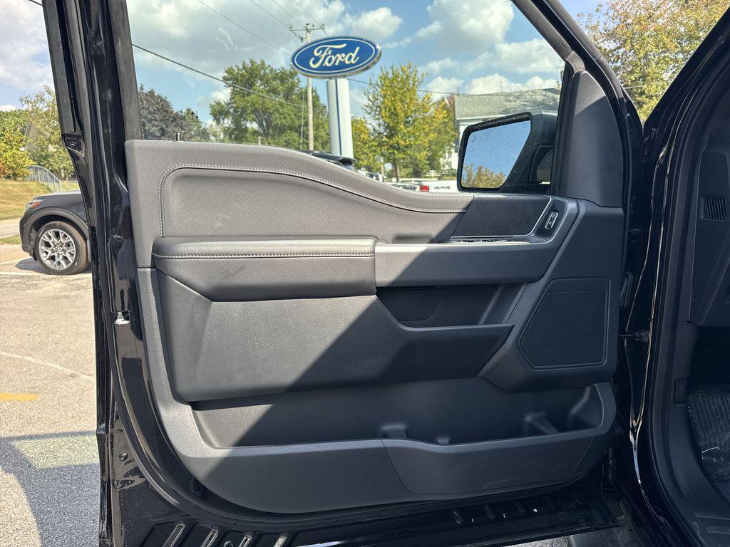 new 2025 Ford F-150 car, priced at $55,159