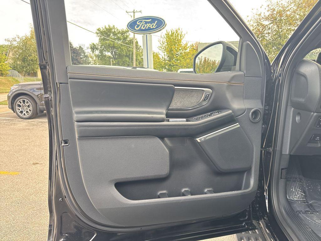 new 2025 Ford Expedition car, priced at $82,935