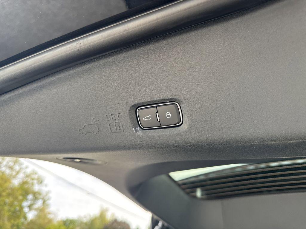 new 2025 Ford Expedition car, priced at $82,935