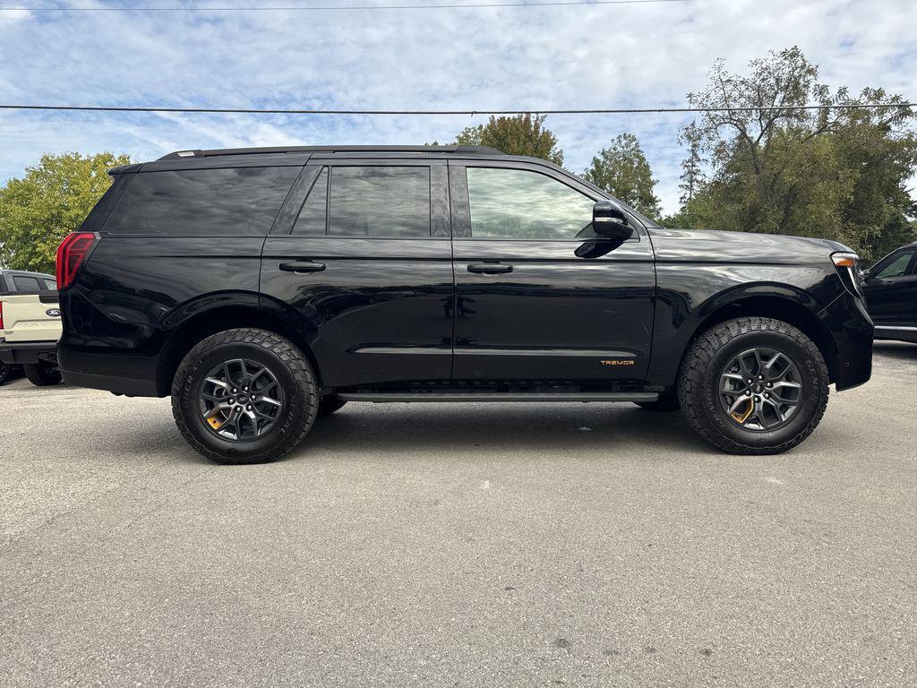 new 2025 Ford Expedition car, priced at $82,935