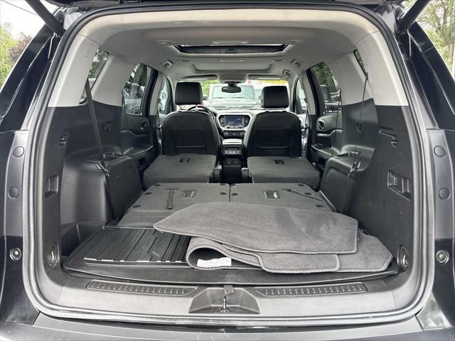 used 2022 GMC Acadia car, priced at $28,990